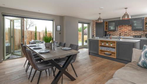 Designer Cotswold post house with external sauna - Foto 4