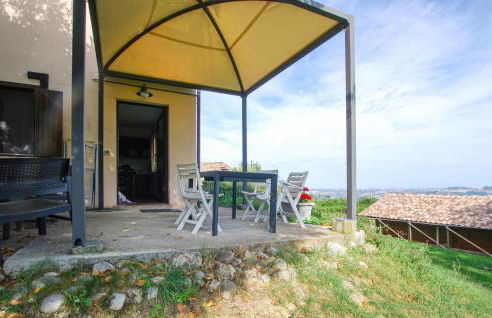 Gorgeous Home In Monterubbiano With Private Swimming Pool, Can Be Inside Or Outside - Foto 8