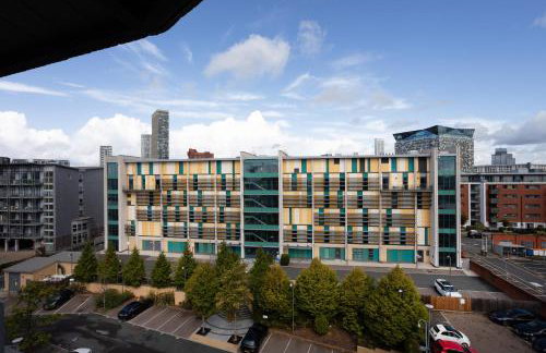 Vista Verde - Luxury City Penthouse 2BR - Sleeps up to 6 - Parking - Photo 31