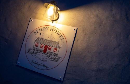 Beudy Howel - beautiful barn conversion with fire pit, close to beaches - Photo 25