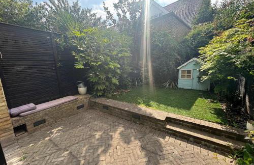 Stunning 3 Bed Victorian House - Idyllic Location - Foto 14