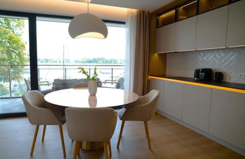 Marina Ostróda IV - super widok na jezioro, 10 m do wody, taras i balkon, winda, klima, garaż - Foto 16