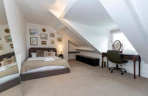 Bright & Comfortable 4-Bed Home 9 mins from Newcastle City Center - Free Parking - Foto 15