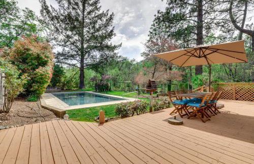 Pool and Deck Wine Country Hideaway in Middletown! - Foto 1