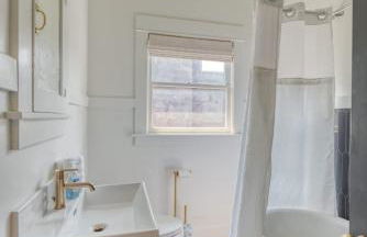 Stay Portland - Warhol Suite - Art Deco Apartment - 92 WalkScore - Photo 4