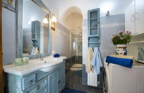 House in the center at 250mt from the beach with a private parking - Foto 28