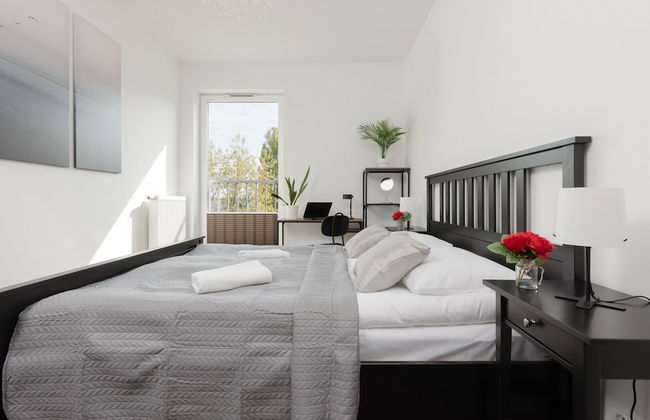Bright Warsaw Apartment by Renters - Photo 4