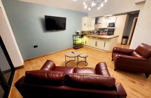 Modern 3-Bed Family Haven wFree Parking - Foto 1