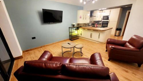 Modern 3-Bed Family Haven wFree Parking - Foto 1, Other