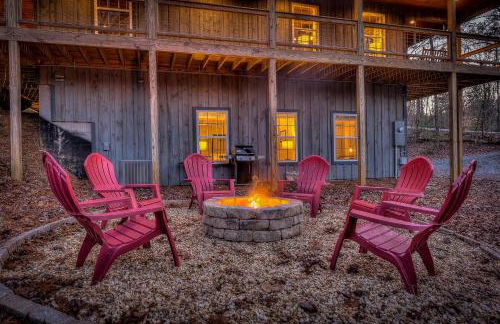 5-Star Cabin wHot Tub, Game Room, & Resort Perks! - Foto 21