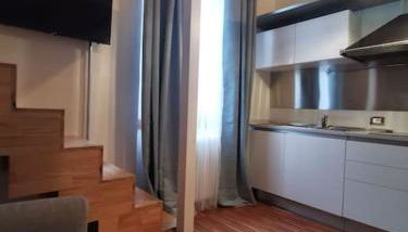 Metro stop, Prada & Design - Foto 4