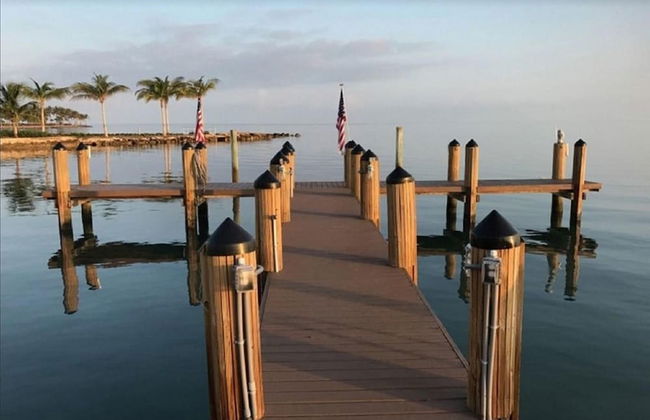 5 Beautiful 4 Bed 3 Bath Pool Home w Free Dock - Foto 2