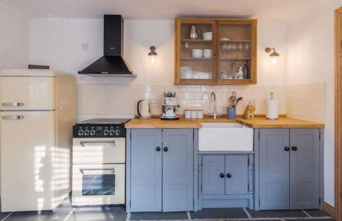 Bijou Coastal Apartment in Polperro With Hot Tub, Onsite Parking 5 min Downhill Walk To Village - Foto 11