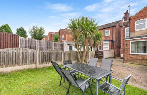 HILLTOP PLACE SUITES 5 beds for CONTRACTORS and FAMILIES near MEADOWHALL with FREE PRIVATE PARKING - Foto 29