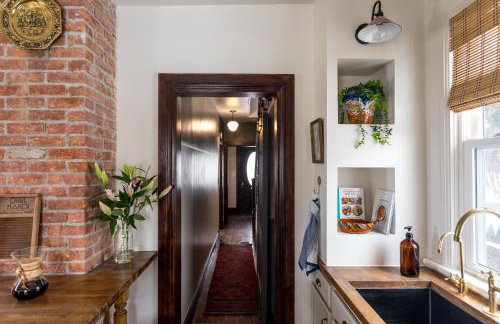 Designer Home, Hot Tub, Private Yard, & Projector - Foto 6