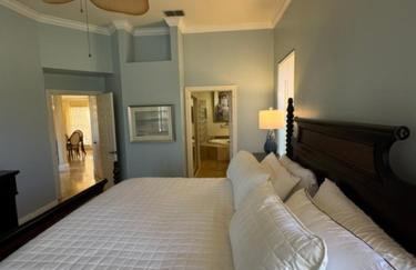 Spacious Naples Lakefront Pool Home Minutes from Downtown! - Foto 15