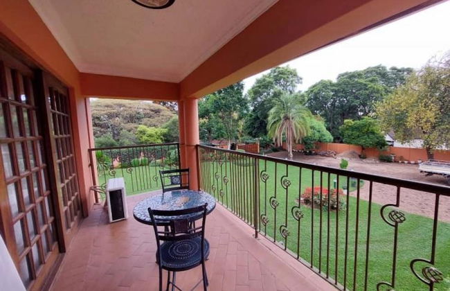 Modern House With Pool in Mount Pleasant - 2063 - Photo 1