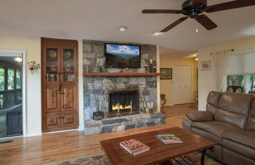 Connestee Lakefront Retreat · Lakefront Retreat in Connestee Fal - Foto 8