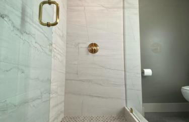 Totally renovated large family getaway! King bed - Foto 37