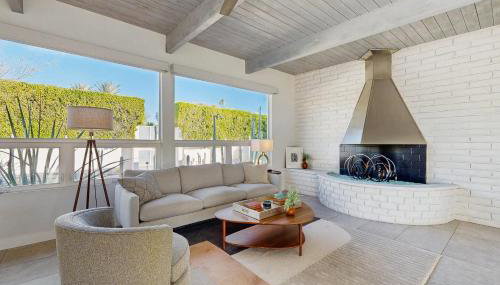 Desert Luxe Retreat - Photo 4