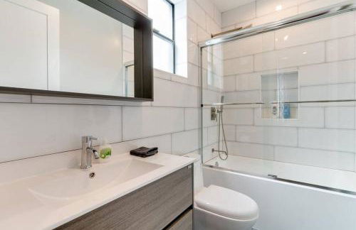 Luxury Modern 4 Bedroom 3 Bathroom Home with Rooftop Deck #2 - Photo 12