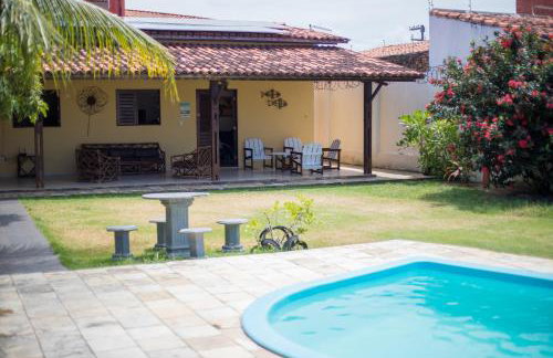 casasveraneio , Barra de são Miguel casa com 4 quartos sendo 2 suítes,todos com ar condicionado, 300 m da praia, 5 minutos praia das conchas e 10 do gunga! Área de lazer com piscina de 10 m churrasqueira e freezer!a melhor! - Foto 23