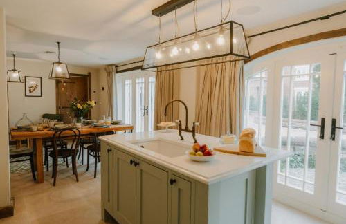 The Carriage House by Birch Stays - Photo 11