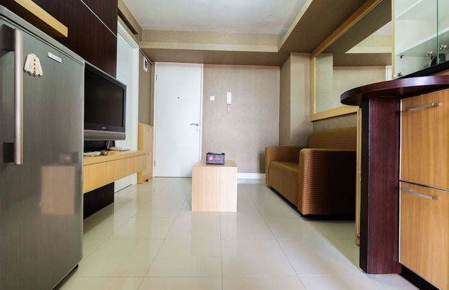 Homely 2 Bedroom at Bassura City Apartment By Travelio - Foto 22
