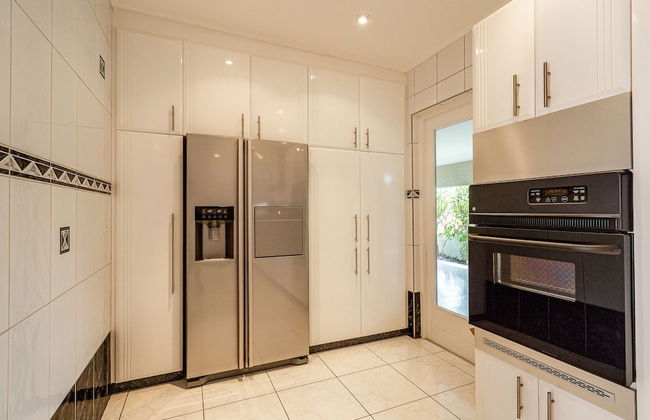 Large Villa With View! Private Pool Free Utilities! - Photo 12