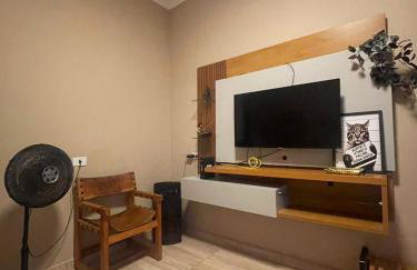 Casa Praia Grande 5min praia, 2 vagas, wi fi , 3 banheiros , piscina grande , freezer extra gelo , churrasqueira , até 9 pessoas - Photo 9