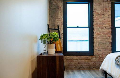 Walkable Downtown Loft with King Bed & Self Check in - Foto 10