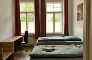 Gegenüber vom Theater - Foto 11