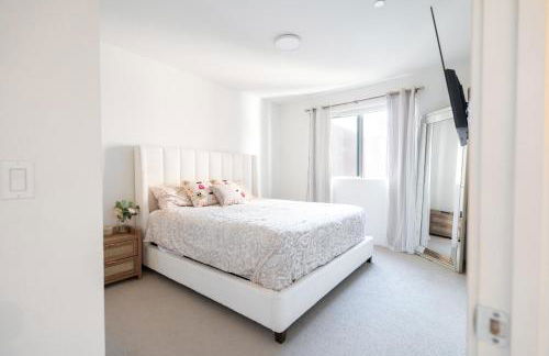 Heart of North Hollywood 2 bed Apt FREE parking, hot tub, pool, gym - Foto 28