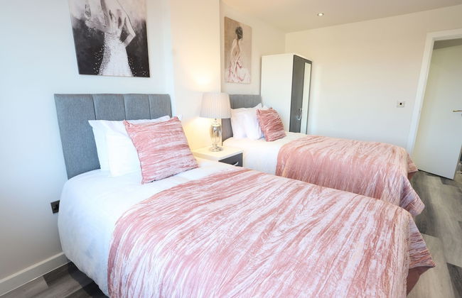 Interchange14 - NEC Airport Interchange - Foto 1