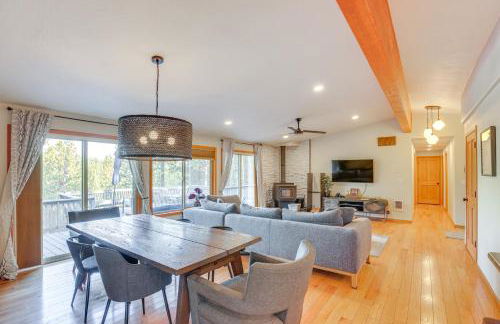 Ping-Pong and Private Hot Tub Family Cabin in Bend! - Foto 7