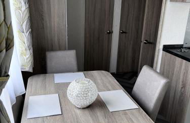 Coopers Beach 3-bed Caravan, Sleeps 8 & Pets Ok - Foto 47