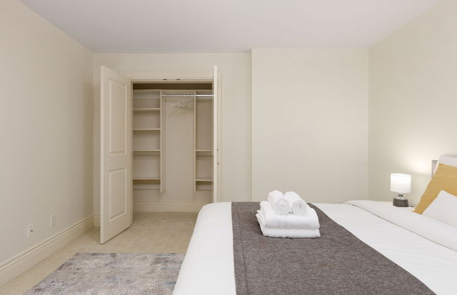 Cozy 2BR BSMT Suite Near Grouse Mt. and Edgemont. - Photo 19