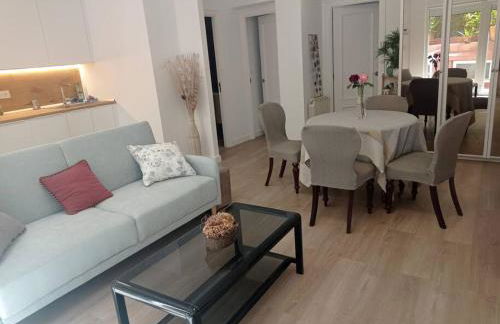 Piso con terraza junto a la playa - Foto 8