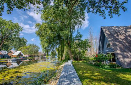 Lazy Daze Lagoon by Simple Life Rentals - Photo 32