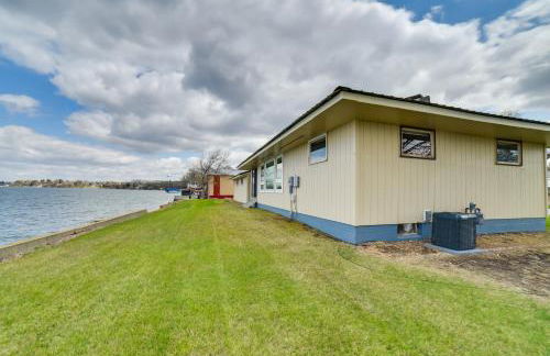 BBQ Ready Lakefront Retreat in Watertown - Foto 23