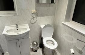 Spacious 3 Bed House with Garden & Free Parking - Foto 19