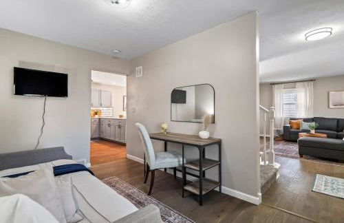 Vermilion Retreat with Game Room, Hot Tub and Across from Community Pool - Foto 21