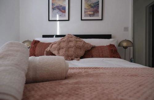 Stylish 4 Bed Home in Aylesbury, Buckinghamshire - Foto 20