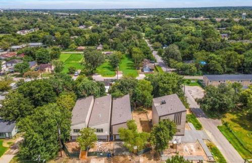 Private Entry Luxury Apartment in Central Location - Foto 17