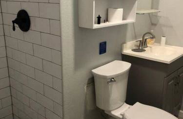 Downtown Dunedin! 2 bedroom 2 bath NO KIDS, NO PETS - Photo 13