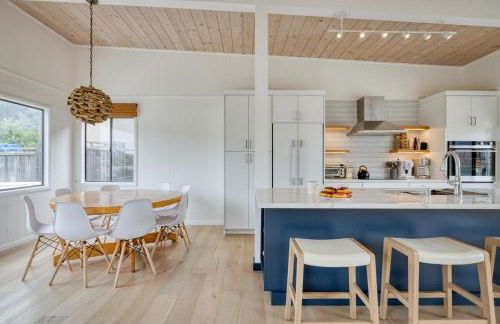 Dockside getaway with hot tub & dock - Foto 15