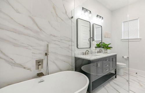 New 4 Bed luxury house w/Private Heated Pool - Foto 23