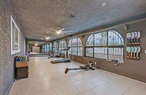 Luxury 5BR Retreat Pool Hot Tub Gym 7000sqf - Foto 5