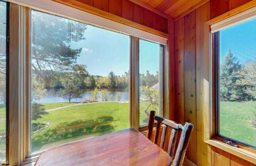 The 19th Hole Lakeside - Photo 12