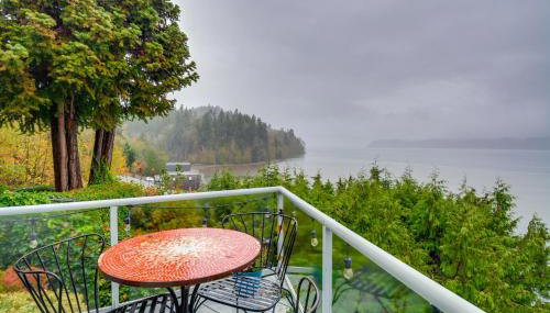 Steps to Beach Scenic Escape in Port Orchard! - Foto 1